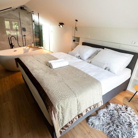 Apartments Kras 24 With Pool Sežana Eksteriør billede