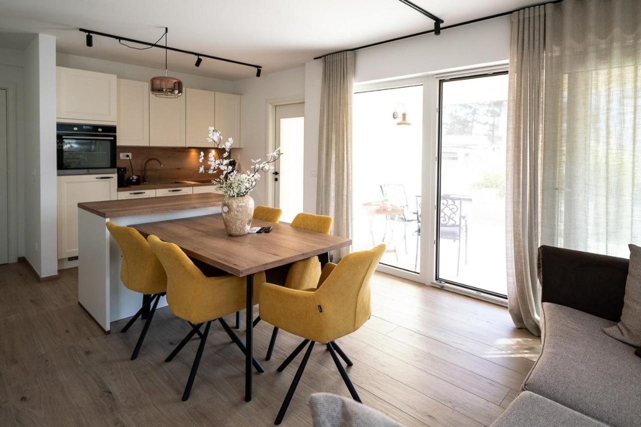 Apartments Kras 24 With Pool Sežana Eksteriør billede