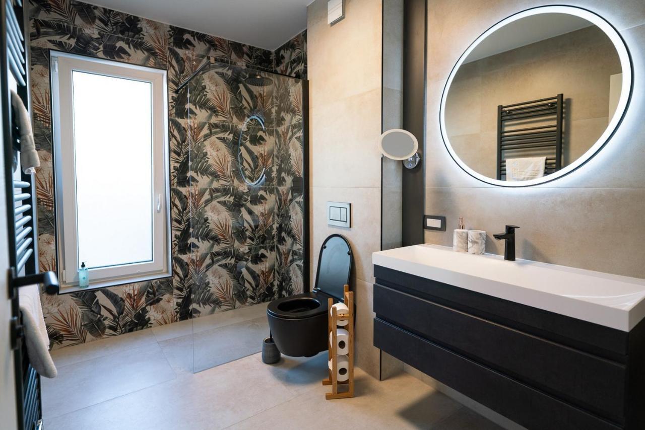 Apartments Kras 24 With Pool Sežana Eksteriør billede