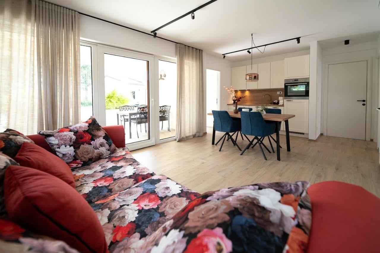 Apartments Kras 24 With Pool Sežana Eksteriør billede