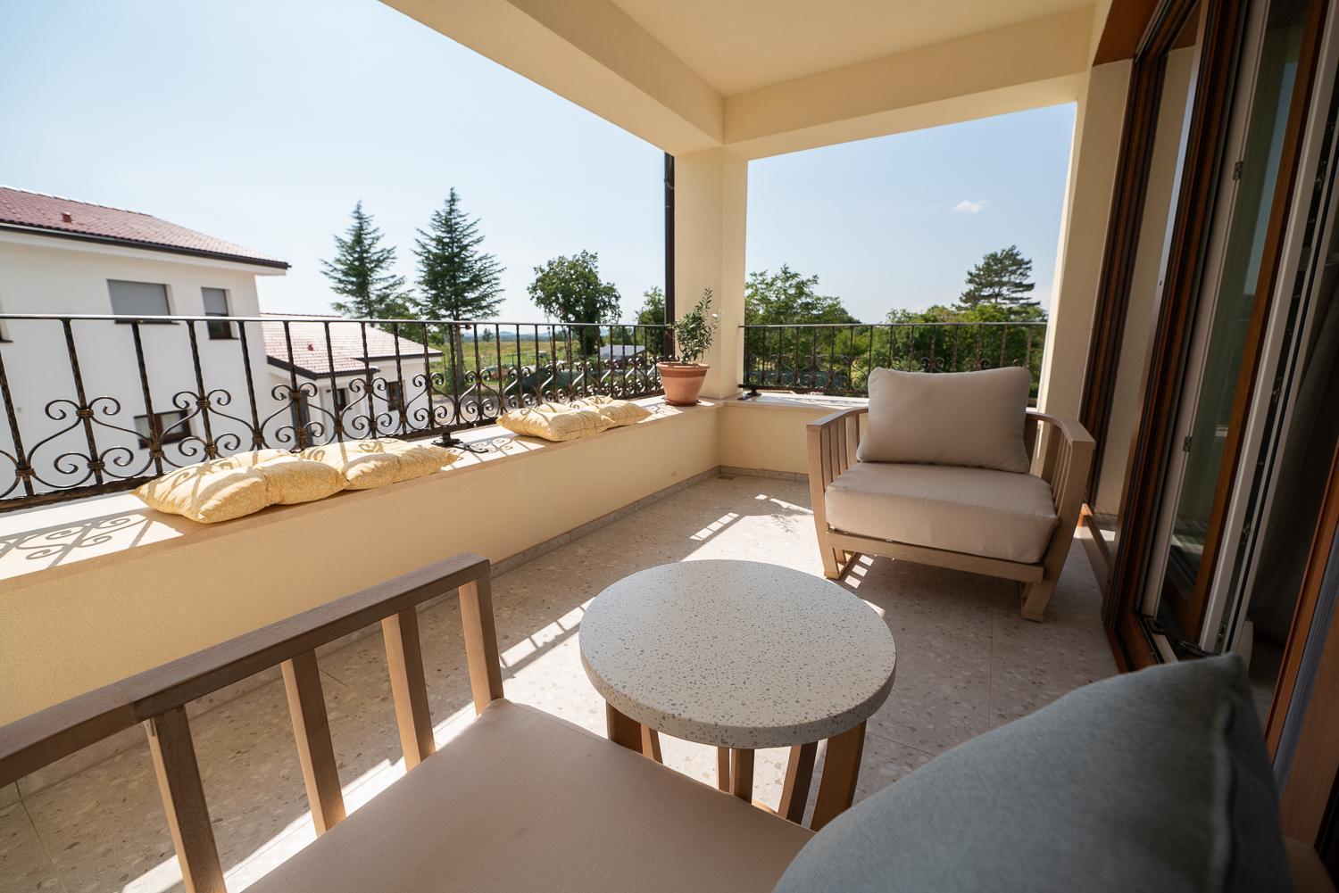 Apartments Kras 24 With Pool Sežana Eksteriør billede
