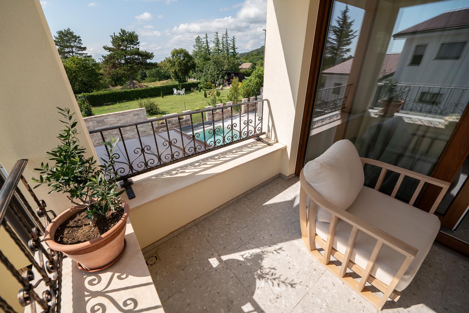 Apartments Kras 24 With Pool Sežana Eksteriør billede