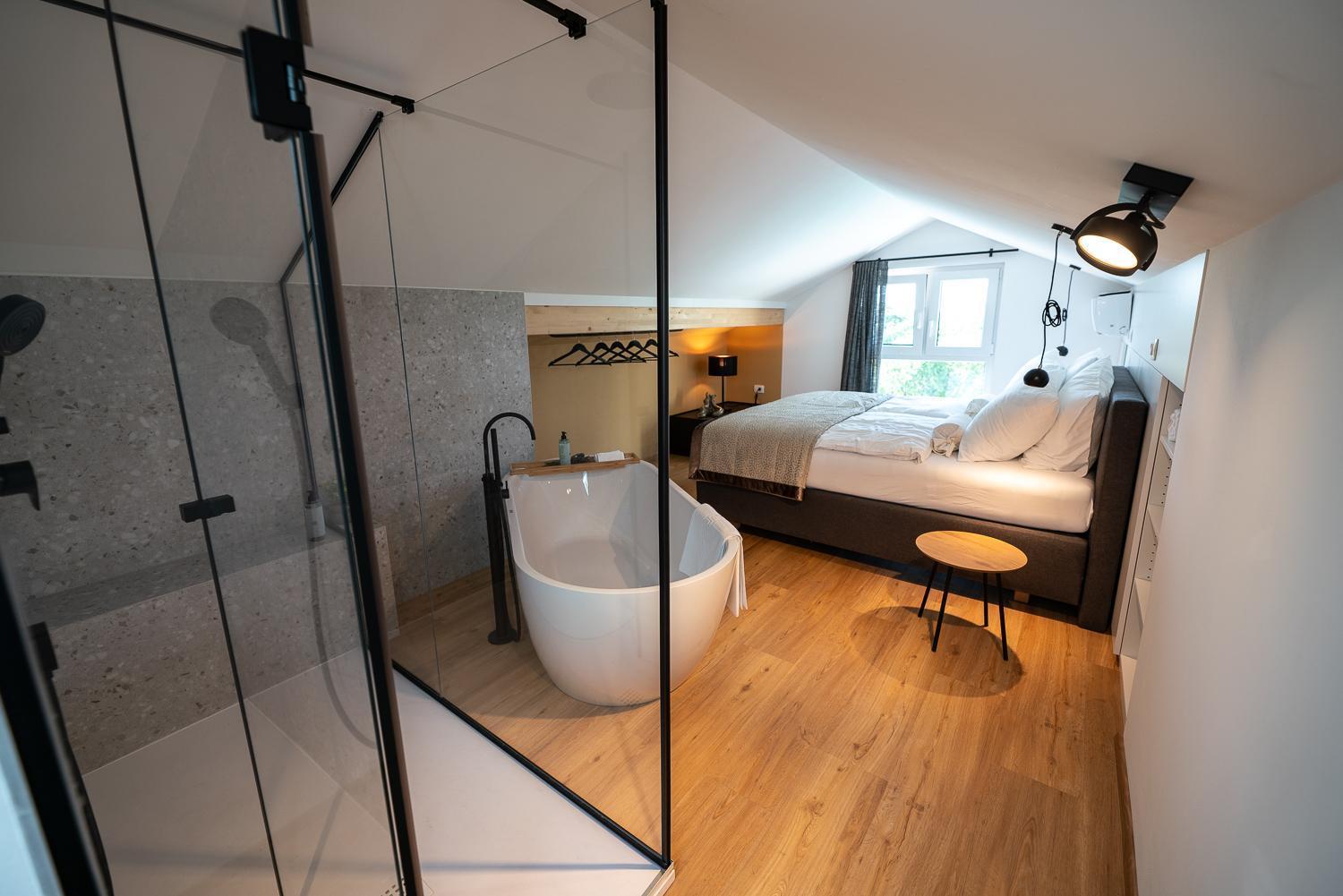 Apartments Kras 24 With Pool Sežana Eksteriør billede