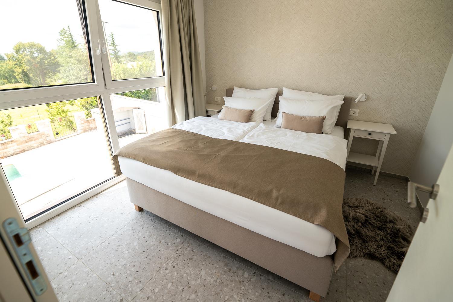 Apartments Kras 24 With Pool Sežana Eksteriør billede